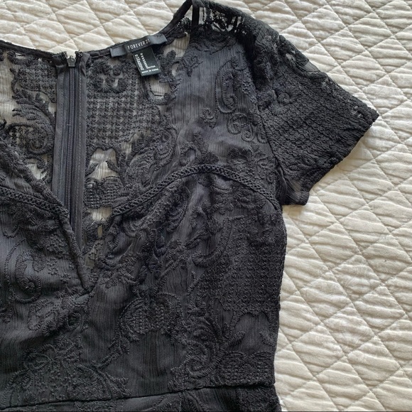 Boho Lacey Short Romper with back zip - Picture 4 of 14